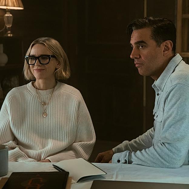 Watts y Cannavale en una imagen de Vigilante, el nuevo estreno de Netflix. 