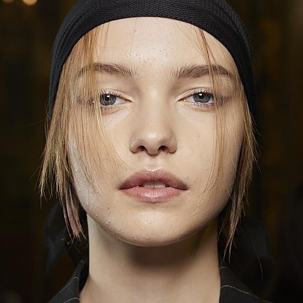 Face Taping para acabar con las arrugas, el polémico método que triunfa en TikTok