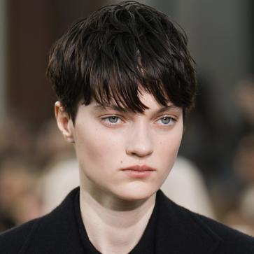 Imagen secundaria 1 - Los cortos bob y los flequillos son la nueva tendencia.