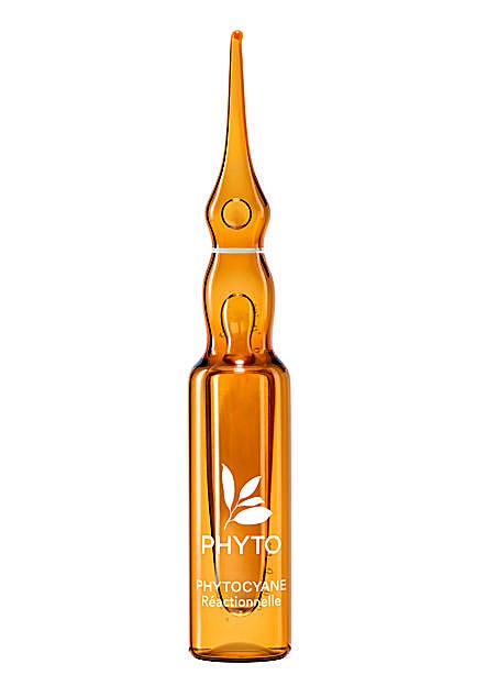 Imagen principal - Ampolla Phytocyane reaccional de Phyto (45e/12 unidades); Ampolla Triphasic Reaccional de René Furterer (53€/12 unidades) y Ampolla anticaída de Nuggel&Sulé (49,90€/10 unidades).