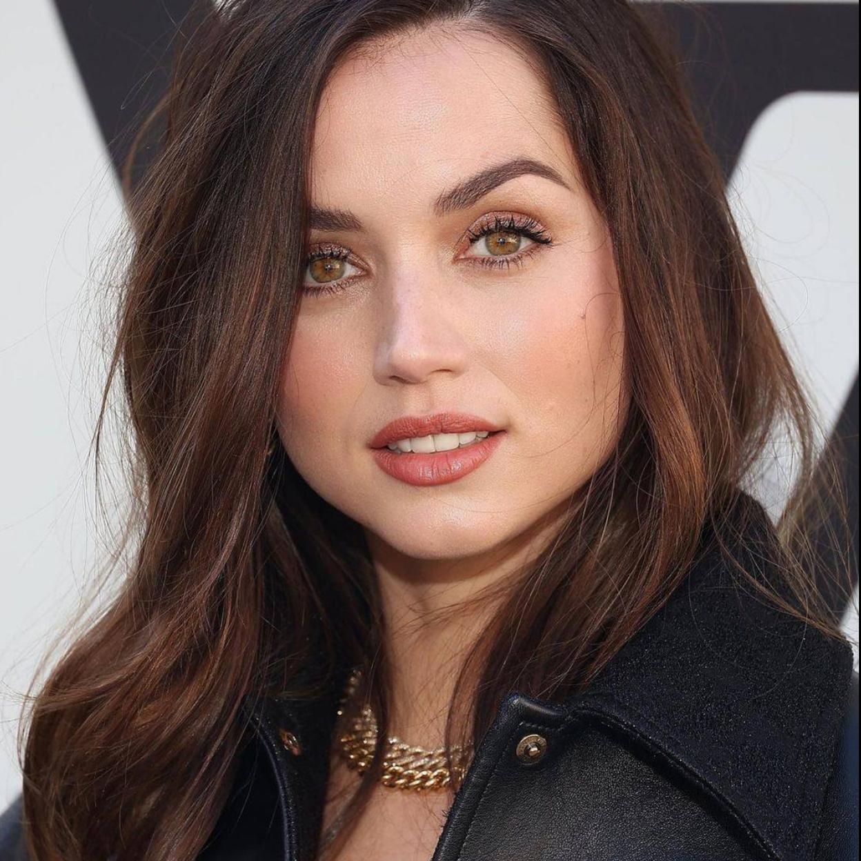 Para una piel luminosa y repulpada como la de Ana de Armas solo tienes que hacerte con un tratamiento de resveratrol