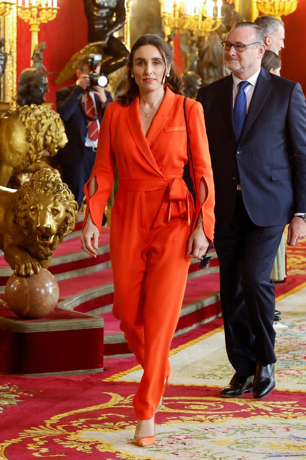 Paloma Segrelles optó por el naranja con este mono tan favorecedor.