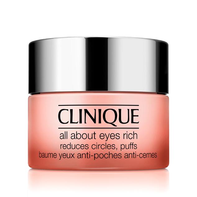 La crema contorno de ojos Clinique All About Eyes es una crema ligera diseñada para ofrecerle una hidratación y para calmar la zona delicada de los ojos. Apropiada para todo tipo de piel, su fórmula crema-gel reduce la hinchazón, los círculos oscuros y las líneas finas para revelar los ojos revitalizados y radiantes. Se absorbe fácilmente en la piel y trabaja eficazmente como una base sombra de ojos para prolongar la vida de su maquillaje de ojos. Precio: 24,99 euros en Douglas (precio habitual: 44,99 euros). Cómpralo aquí