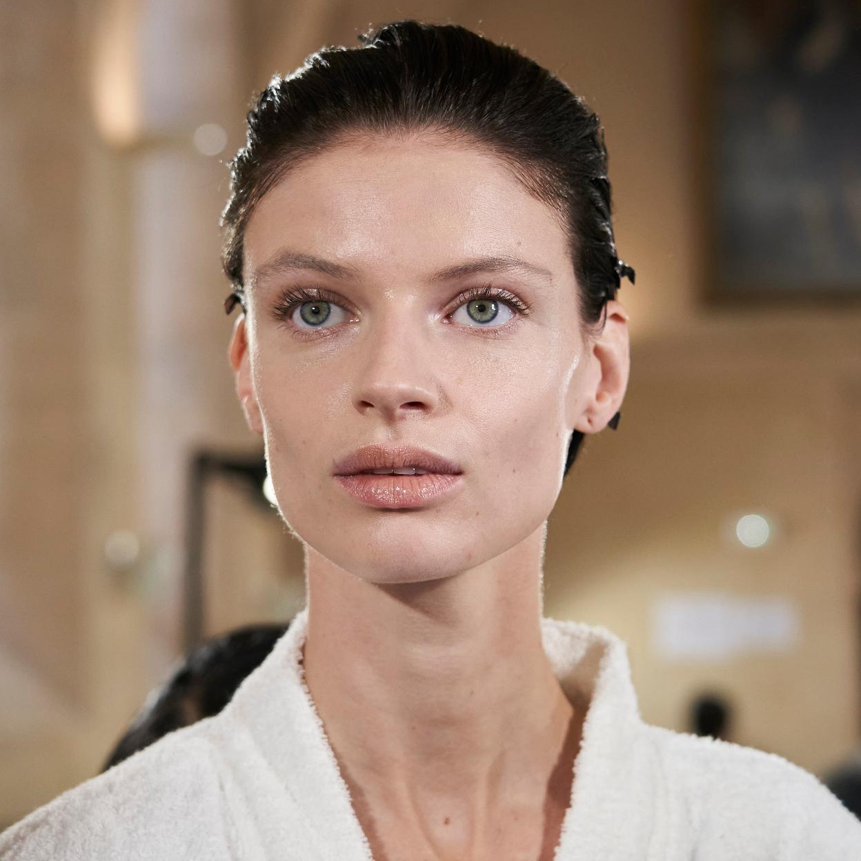 El ácido hialurónico y el colágeno son dos activos de belleza que fomentan la hidratación. 