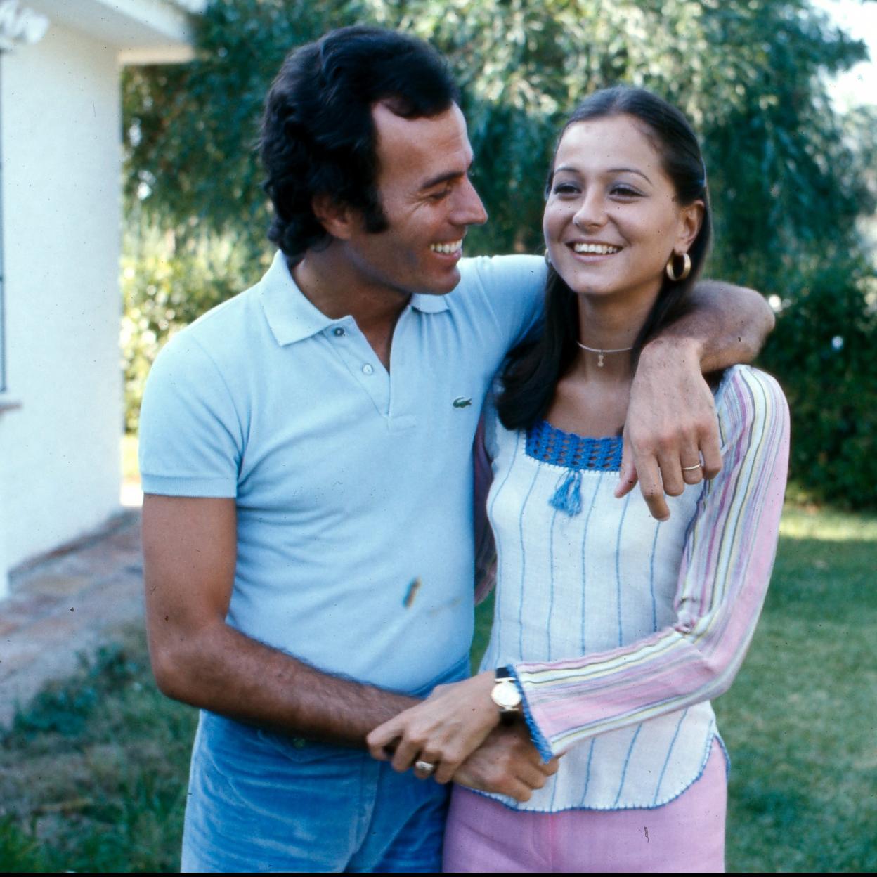 Julio Iglesias e isabel Preysler en una imagen de cuando eran el matrimonio más glamouroso de España.