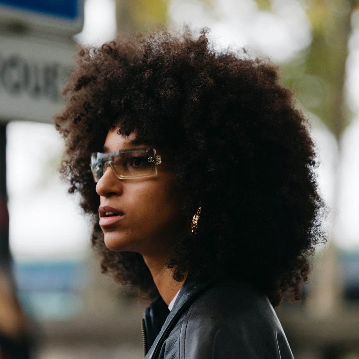 El tratamiento para rizos, pelo seco o teñido que deja un resultado de peluquería en casa