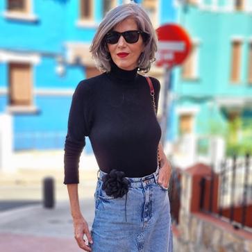 Imagen secundaria 1 - Así llevan la flor las influencers.