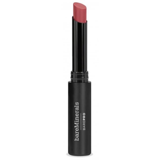 Es el labial BarePro Longwear Lipstick de Bare Minerales. Se trata de un labial que dura hasta 8 horas de duración, no se cuartea y es waterproof.  Cómpralo aquí