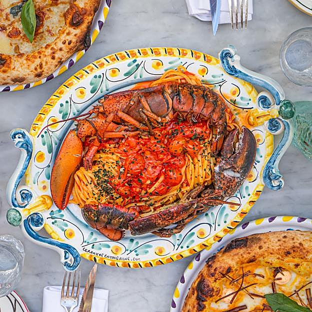 Los bogamantes pasajeros de Villa Capri.