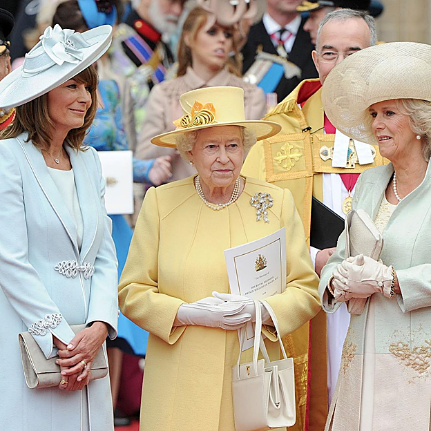 La proximidad de Carole Middleton a la familia real es máxima, como prueba cualquier álbum de fotos de la monarquía británica. 