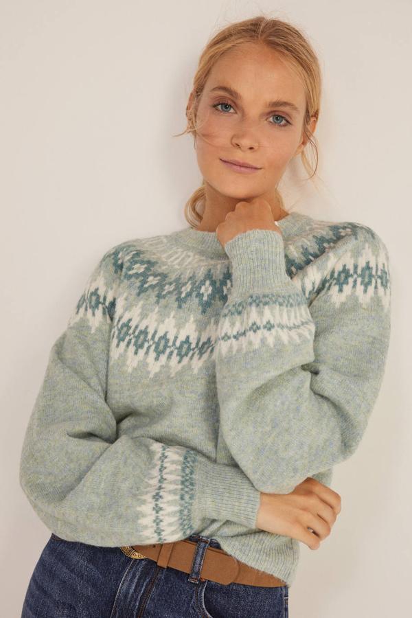 Jersey en tejido de punto suave con cuello redondo, manga larga, acabados en rib y cenefas combinadas a tono en verde agua, de Springfield. Hazte con él a 31,99 euros.