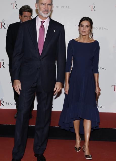 Imagen - Letizia con el vestido azul de Miphai agotado. (Foto: GTRES).
