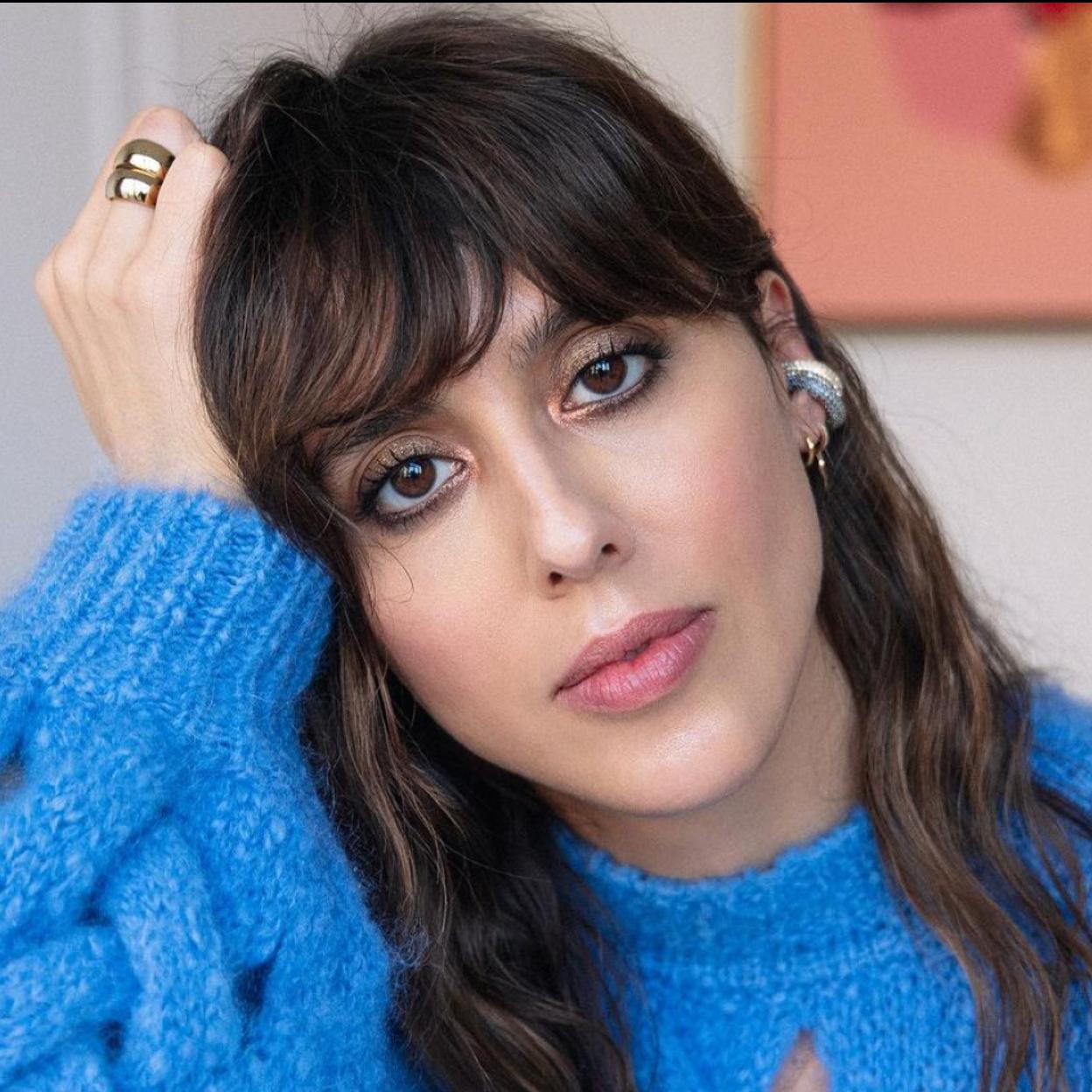 Un champú seco es un recurso super versátil para utilizar en cualquier momento del día. Y este formato con brocha merece la pena descubrir.