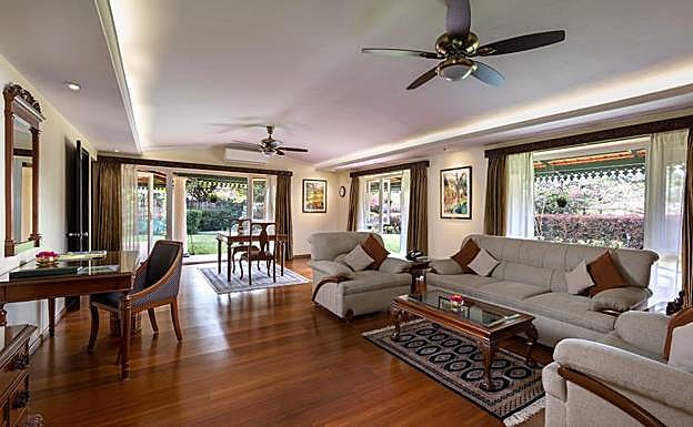 EL interior de uno de los salones del centro Soukya en Bangalore (India). 