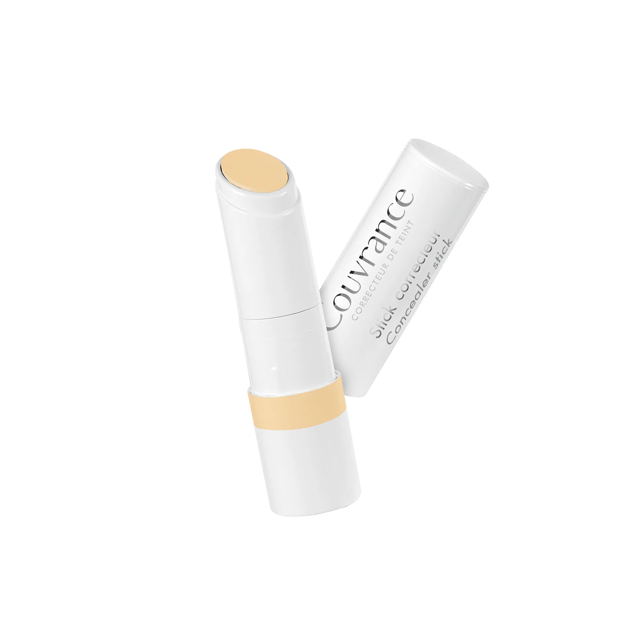Olvida las imperfecciones azuladas con el stick corrector amarillo SPF 20 que también es resistente al agua y a cualquier agente externo. Es de Avène. Precio: 15,88 €. Cómpralo aquí