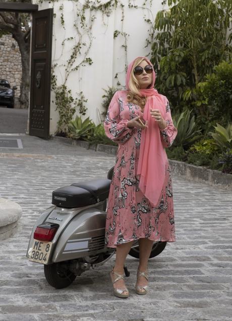 Imagen - Jennifer Cooldige en la segunda temporada de The White Lotus. / HBO Max