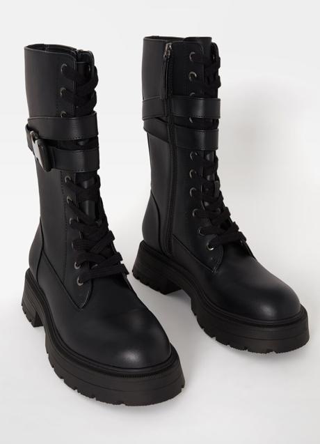 Imagen - Botines acordonados de Bershka, 45,99€.