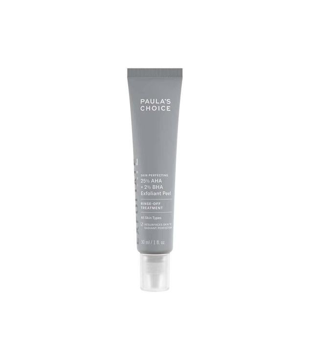 Skin Perfecting 25% AHA + 2% BHA Exfoliant Peel de Paula’s Choice se trata de un exfoliante con acción perfeccionadora efecto filtro que rejuvenece la piel de forma dramática con su fórmula de ácido salicílico, glicólico, láctico, mandélico, málico y tartárico, los extractos de plantas calmantes, la raíz de regaliz iluminadora y todo sin irritación. Cómpralo aquí
