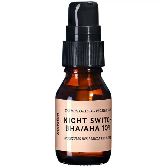 Night Switch BHA/AHA de Lixirskin se trata de una mezcla peeling de ácidos láctico, salicílico y azelaico para eliminar las células muertas y despigmentar las manchas de forma eficaz. La textura se refina, la piel está más radiante, se mejora la textura, el rostro se tonifica y las imperfecciones desaparecen. Cómpralo aquí