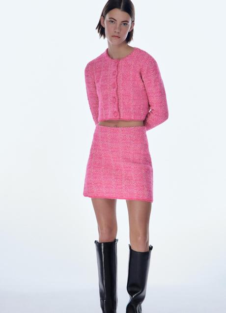 Imagen - Conjunto de tweed en color rosa de Zara. Foto: Zara.