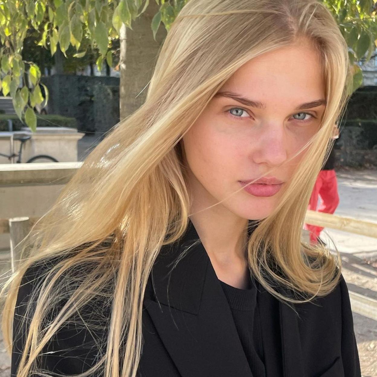 Los bálsamos labiales con vitamina C poseen un fuerte poder antioxidante que evita la formación de arrugas y que protege contra los radicales libres.