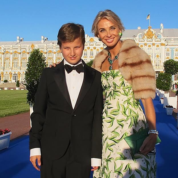 Quién es (y dónde está ahora) Alexander zu Sayn-Wittgenstein, el hijo de Corinna Larsen que llamaba 'papá' a Juan Carlos I 