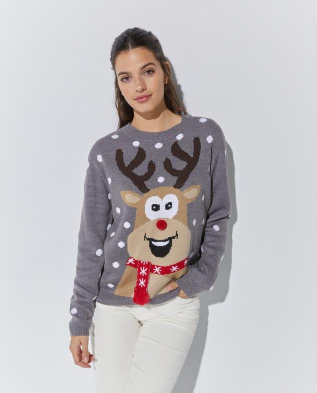 Jersey con estampado navideño de Easy Wear y cuello caja. Tiene un precio de 35,99 euros. Cómpralo aquí