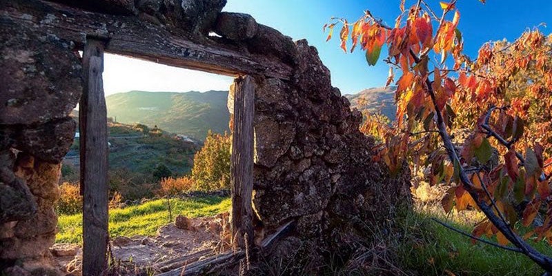 La 'Otoñada': la espectacular ruta entre bosques, cascadas y pueblos con encanto de los valles del Jerte y el Ambroz