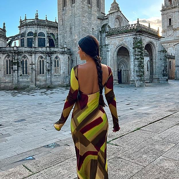 Imagen principal - Este vestido de Zara es el favorito de las influencers.