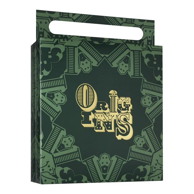 La marca Origins también se ha sumado al calendario de Navidad con 24 cajas con algunos de sus productos estrella faciales y corporales. Desde velas, mascarillas de carbón activo, hasta cremas rejuvenecedoras. Cómpralo aquí