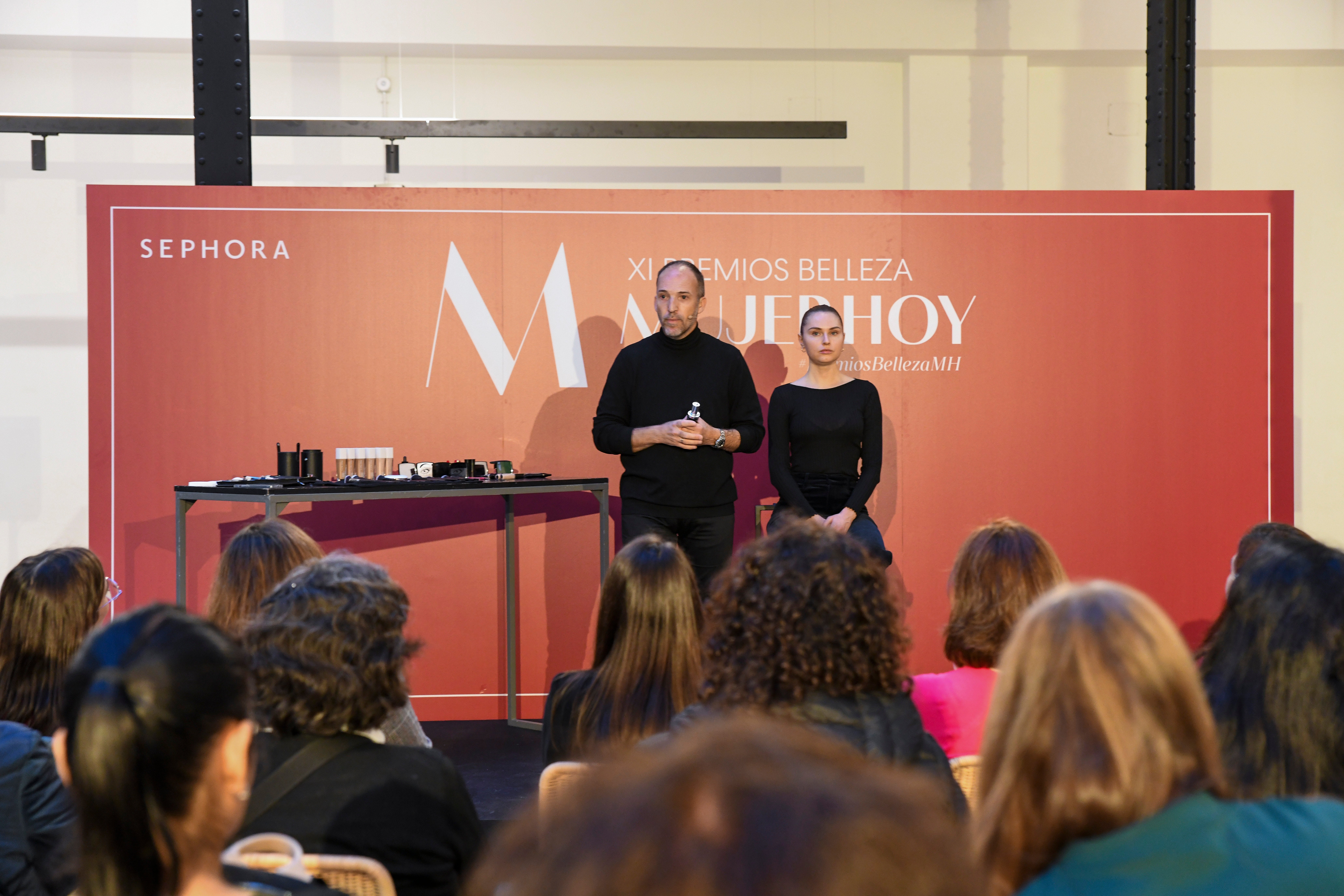 Masterclass impartida por Roberto Siguero, National Make Up Artist Lancôme Spain, para conseguir un maquillaje de efecto glow perfecto para esta Navidad.