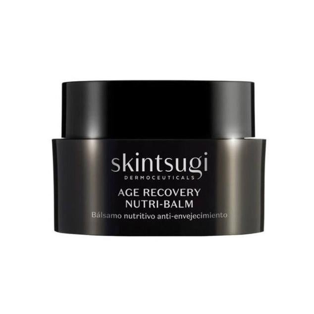 Age Recovery Nutri-Balm de Skintsugi reduce los signos de la edad al activar el mecanismo de regeneración nocturno de la piel, así como repone la hidratación y refuerza la barrera cutánea. Las arrugas, líneas de expresión, pérdida de densidad y flexibilidad, sequedad y flacidez se reducen, así como la tez se siente más cómoda, suave y brillante. Cómpralo aquí