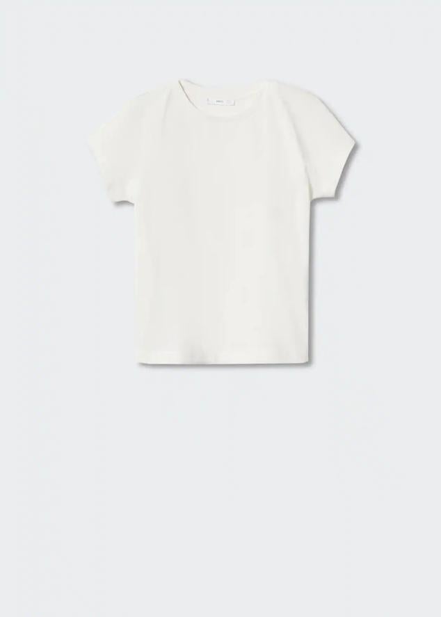 Esta es una de las camisetas que todo el mundo debería tener siempre en el armario. Es una camiseta básica de color blanco, con diseño recto y muy sencilla. Precio: 1,99 euros (antes 12,99 euros).