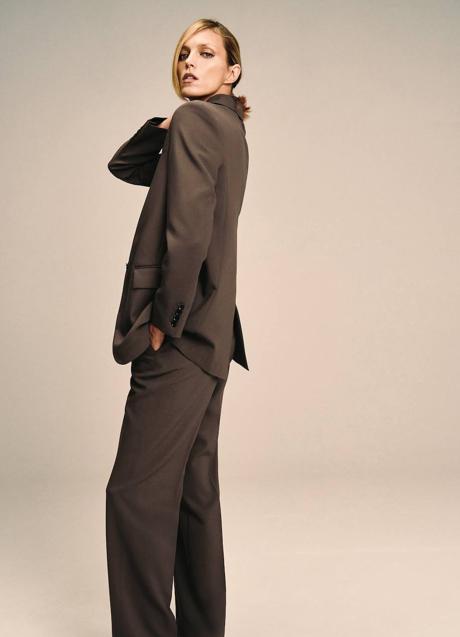 Imagen - Traje básico con blazer oversize marrón