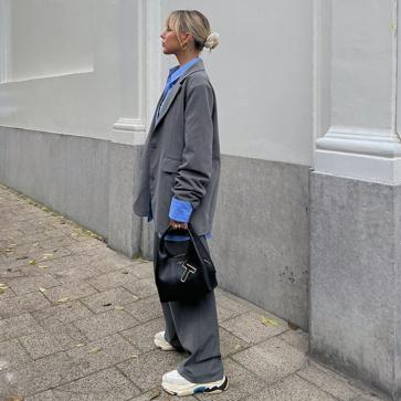 Imagen secundaria 1 - Las influencers han confirmado que este bolso negro es el favorito.