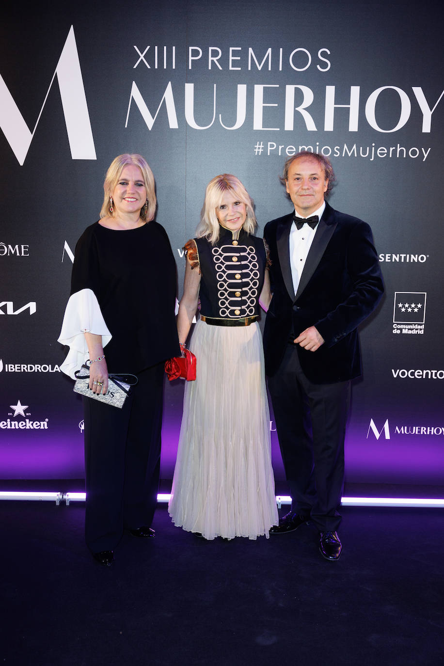 Eugenia Martínez de Irujo con su marido, Narcís Rebollo y Rosa Tous, vicepresidenta corporativa de Tous.