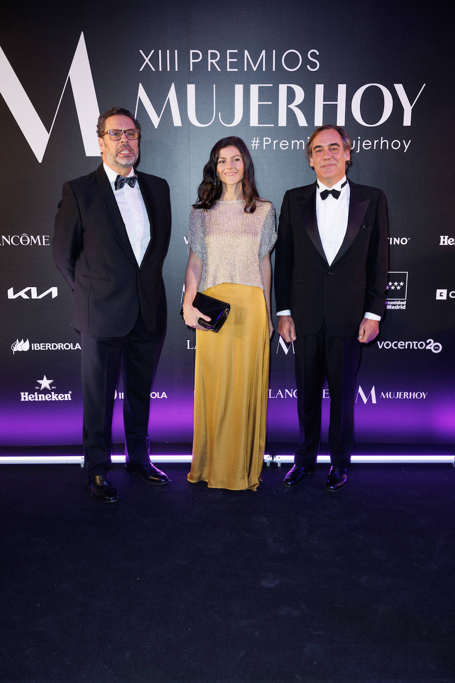 Rafael Martínez de Vega, director general de publicidad de Vocento, junto a Laura Gil, responsable de patrocinio deportivo de Iberdrola y Juan Luis Aguirrezabal, director de marca, publicidad, medios y patrocinios de Iberdrola.