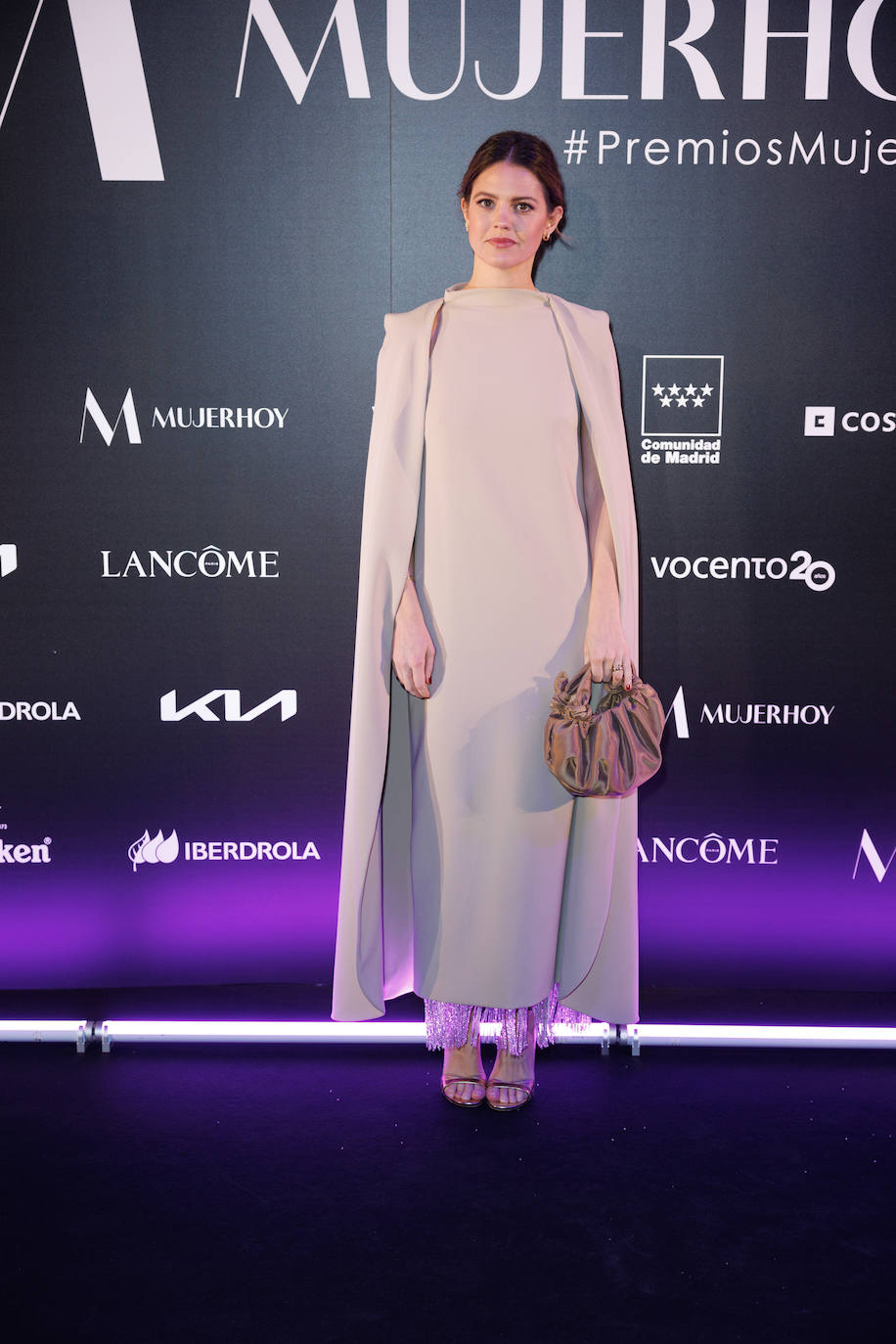 Isabelle Junot deslumbró con su total look de ES Fascinante, con vestido de Sophie et Voilà y bolso de Laia Alen.