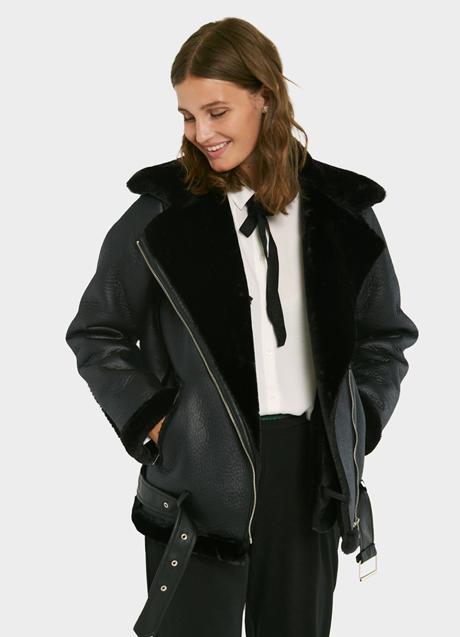 Imagen - Cazadora negra de Pieces, 99,99€.