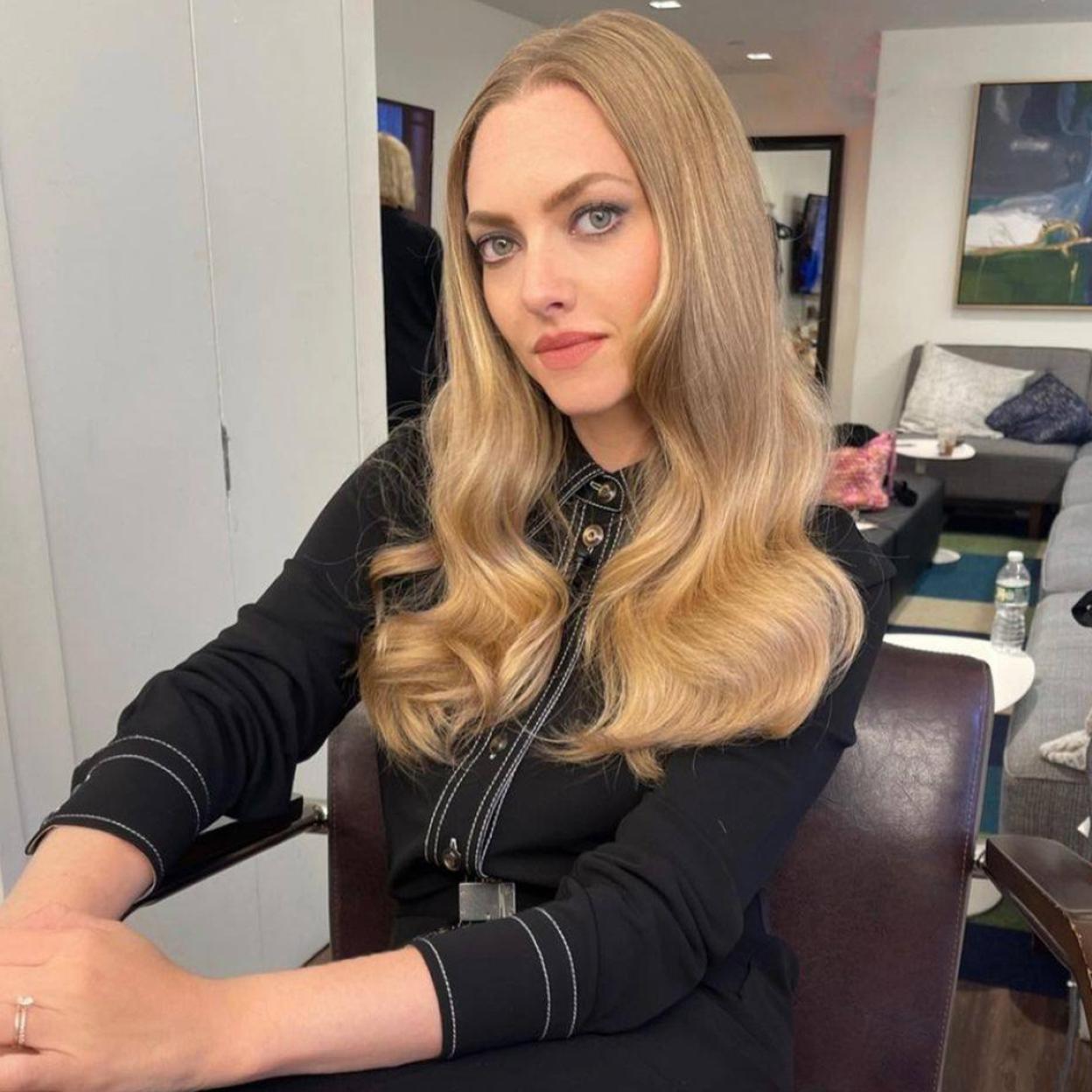 La actriz Amanda Seyfried presume de una melena de anuncio como la que mantendrás con estas mascarillas