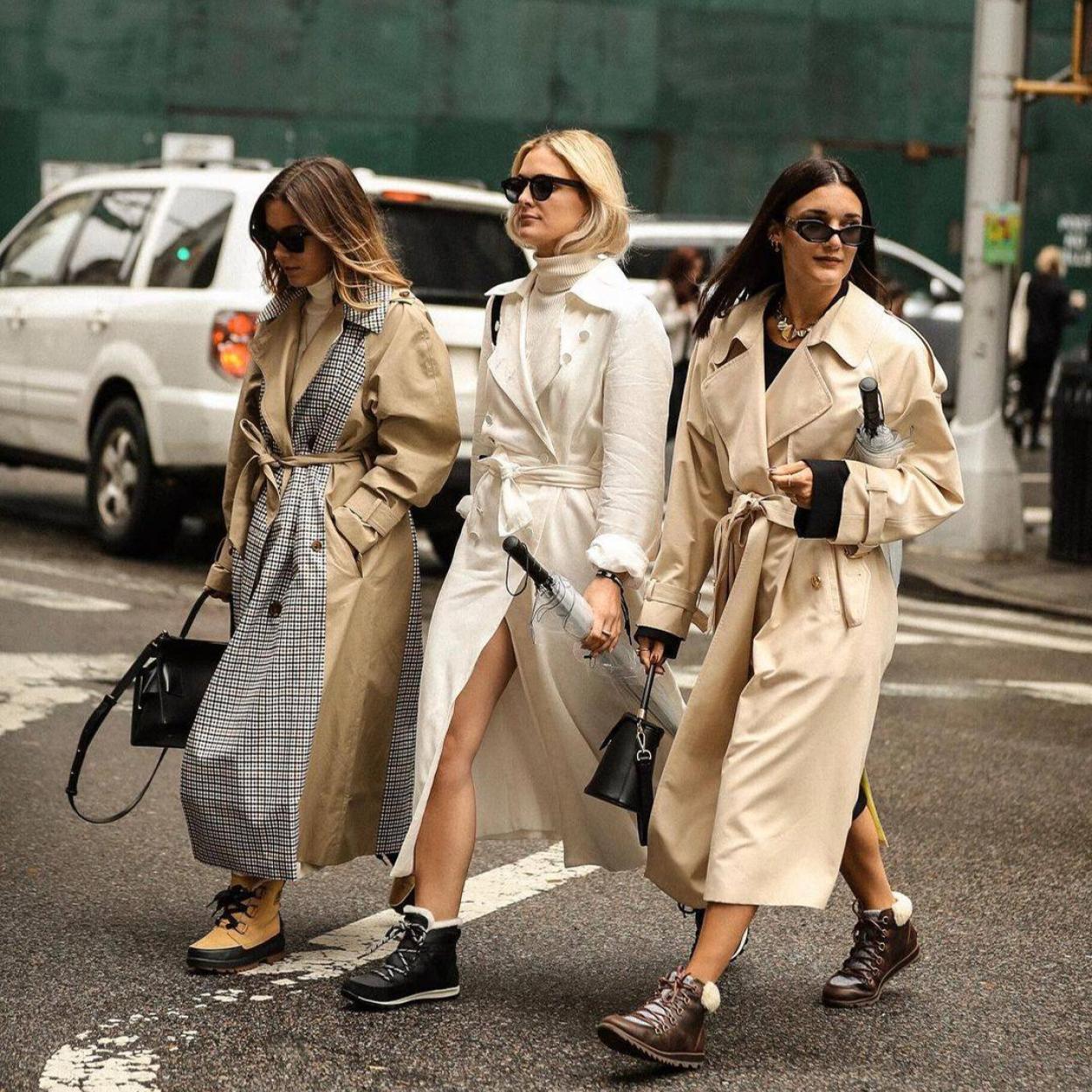 Influencers con looks de calle con botas de montaña