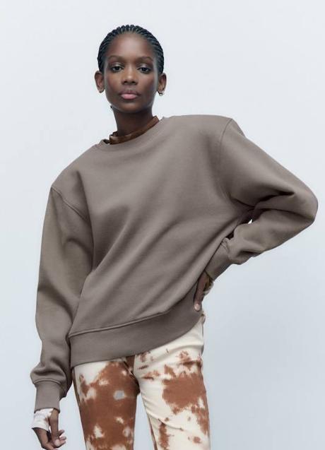 Imagen - Sudadera con hombreras de Zara