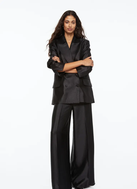 Imagen - Pantalón de vestir de satén, 29,99€.