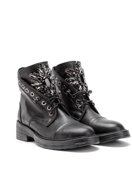 Imagen - Botas militares con detalle de pedreria