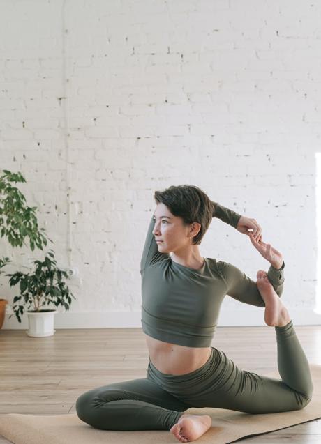 Imagen - Postura de yoga para alviar el estrés/PEXELS