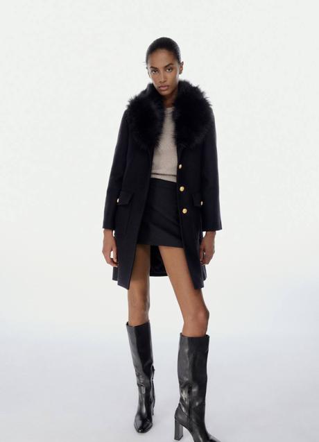 Imagen - Abrigo con botones dorados y cuello de pelo