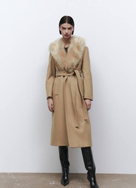 Imagen - Abrigo albornoz con cuello de pelo