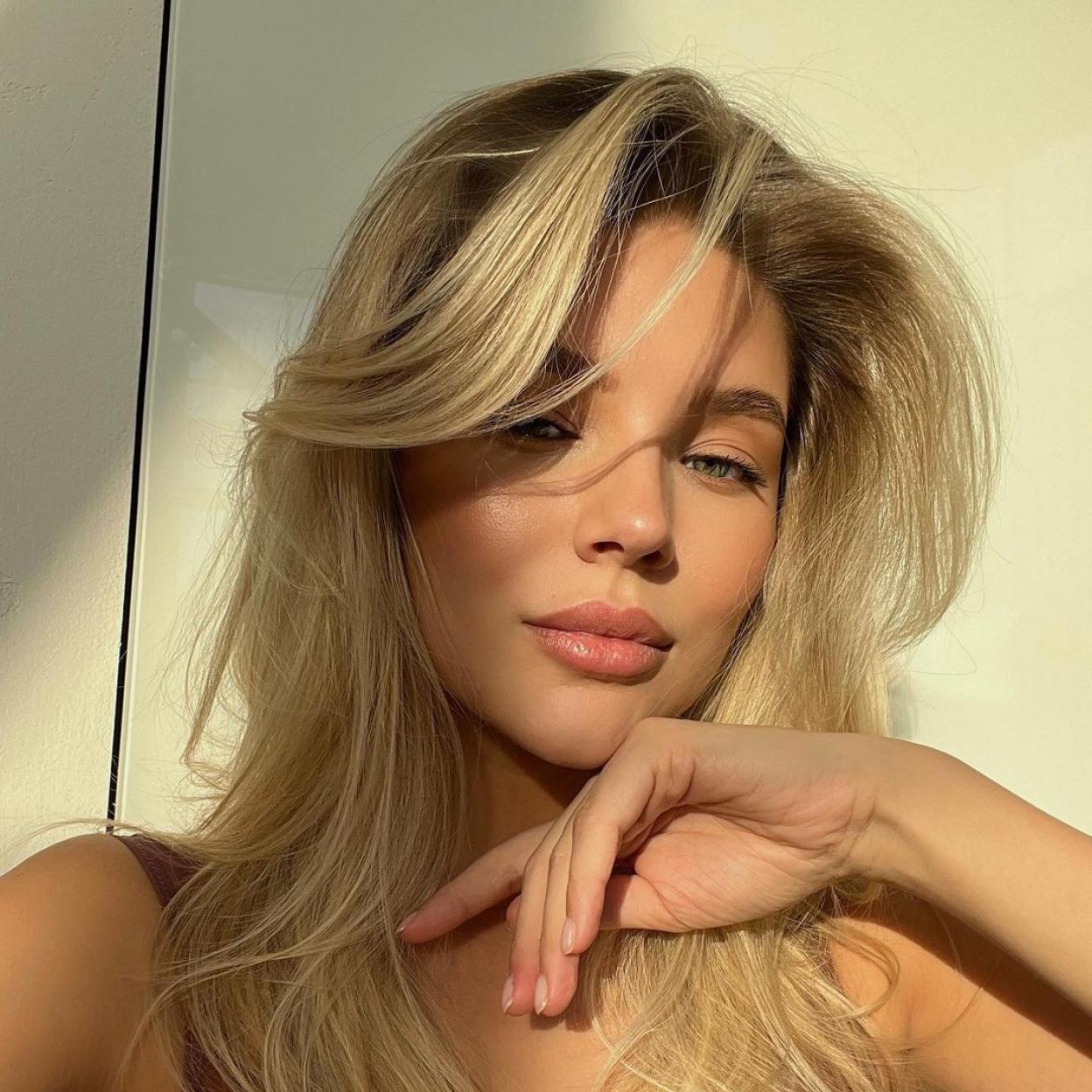 Estos sérums con vitamina C y ácido hialurónico hidratan la piel y la iluminan.