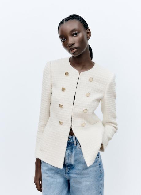 Imagen - Blazer corta con estructura de Zara. Foto: Zara.