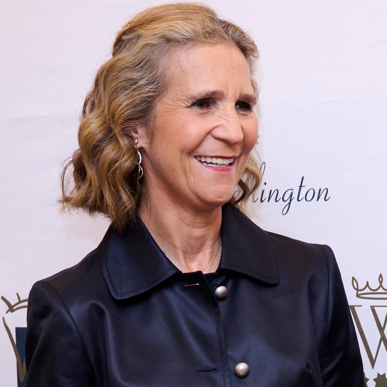 La infanta Elena celebra su 59 cumpleaños con la familia más tensa que nunca, sobre todo por su reciente desencuentro con Victoria Federica, su hija. 